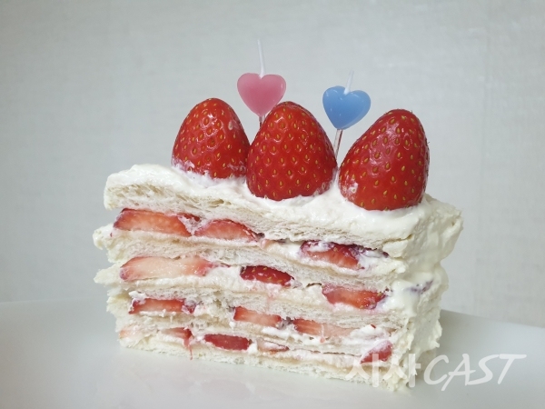 딸기 식빵 케이크.