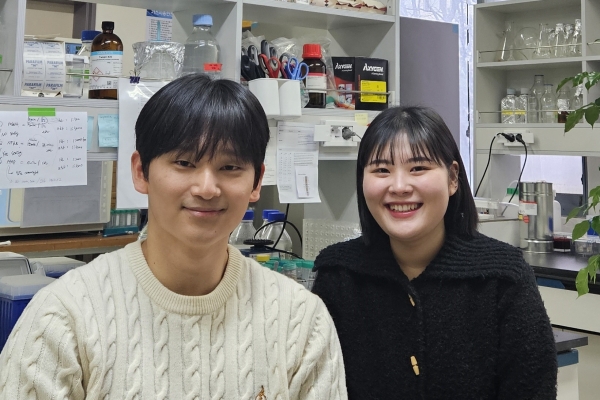 왼쪽부터 김승환·정경민 학생.